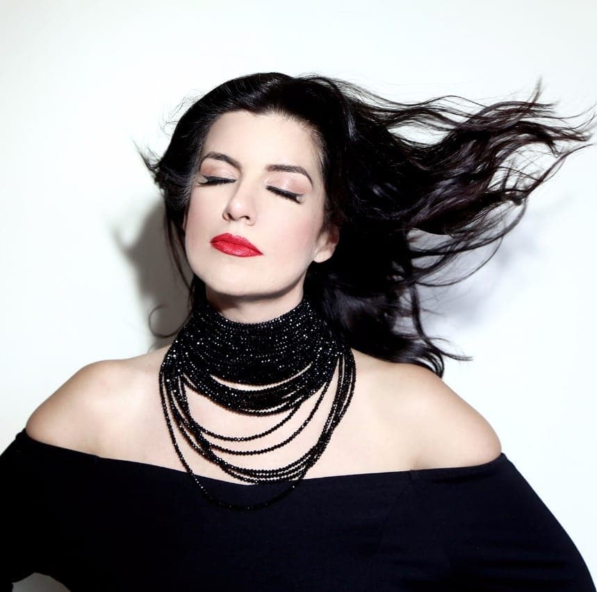 Marychely Romero — Numeróloga